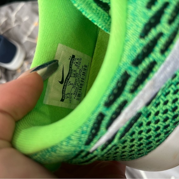 Nike Green and Black Athletic Shoes - Picture 3 of 3